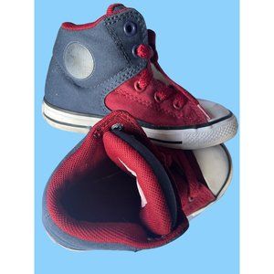 Converse toddler high top sneakerSize 8